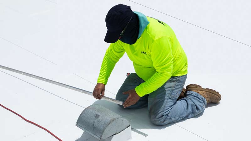 commercial roofer in Sarasota